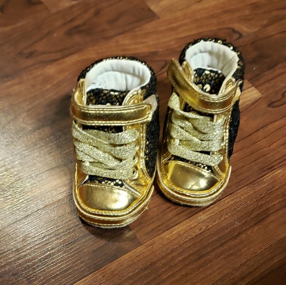 Juicy Couture Baby Girl Sneakers size 2 black/gold - Picture 2 of 5